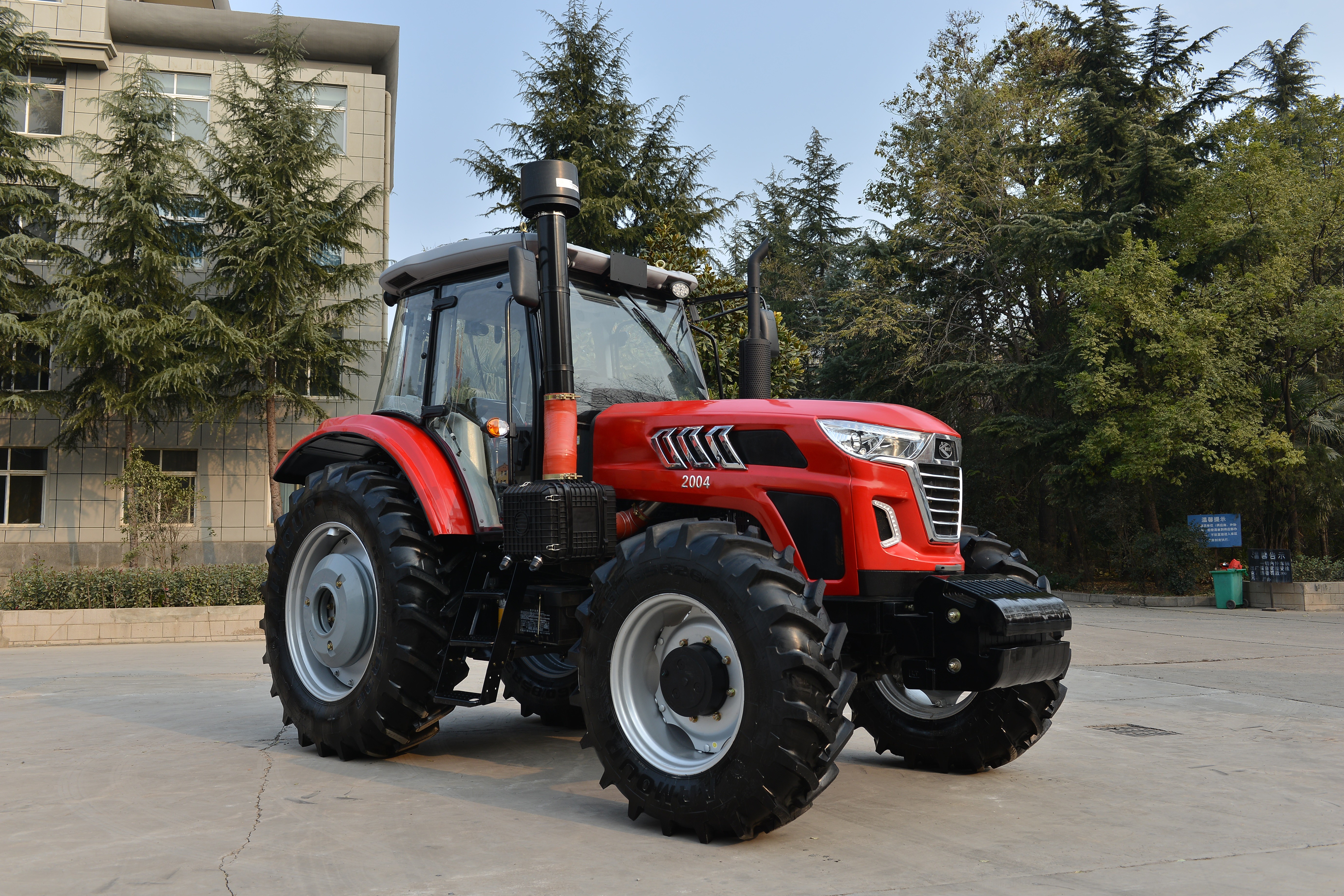 LTX2004  200HP farm tractor