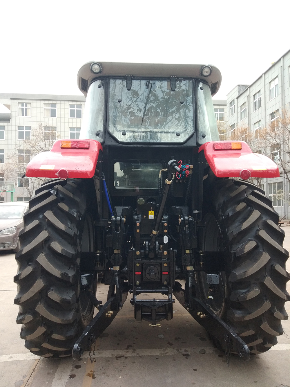 LTX1804  180HP farm tractor