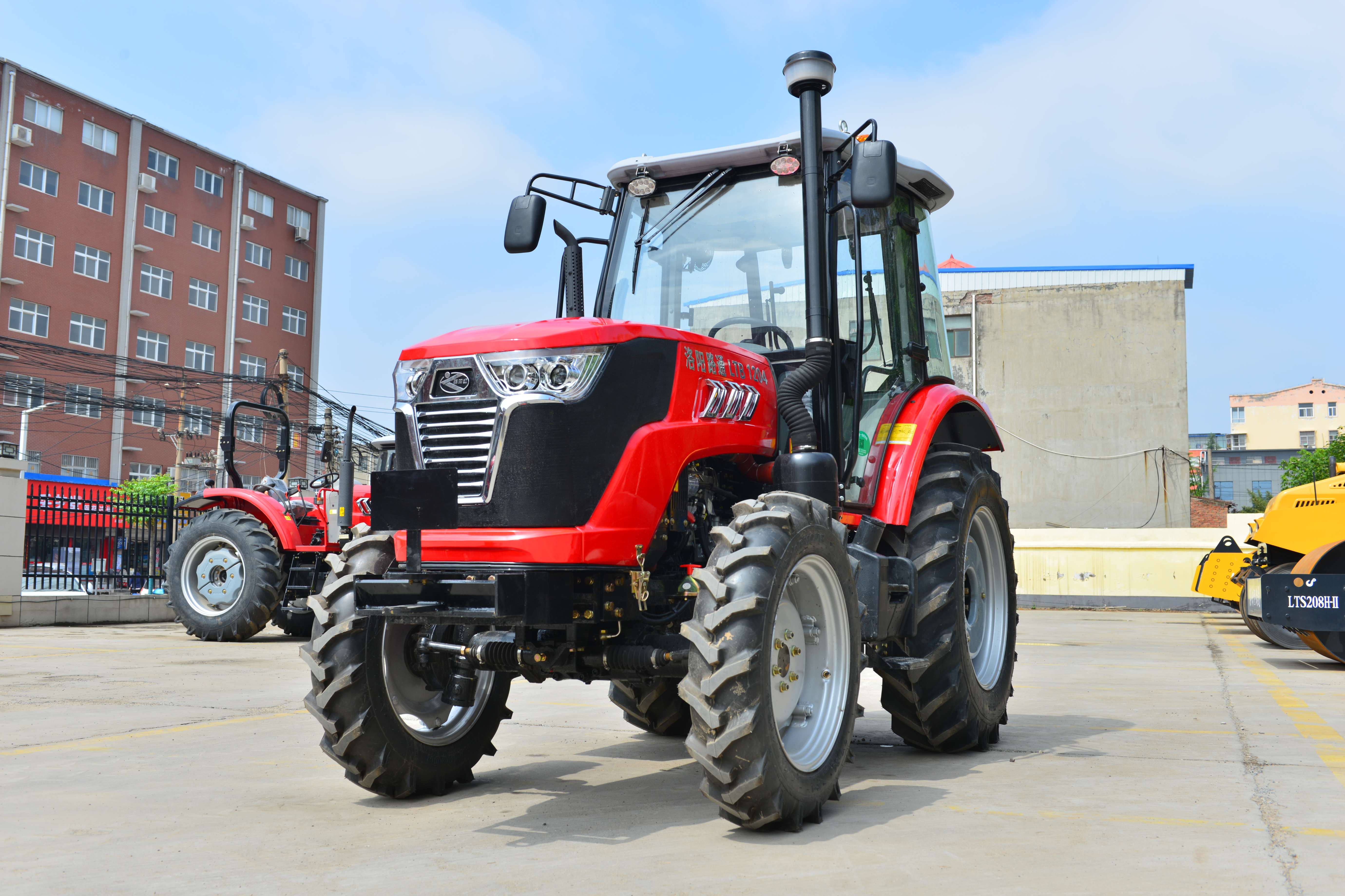 LTB1204  120HP farm tractor