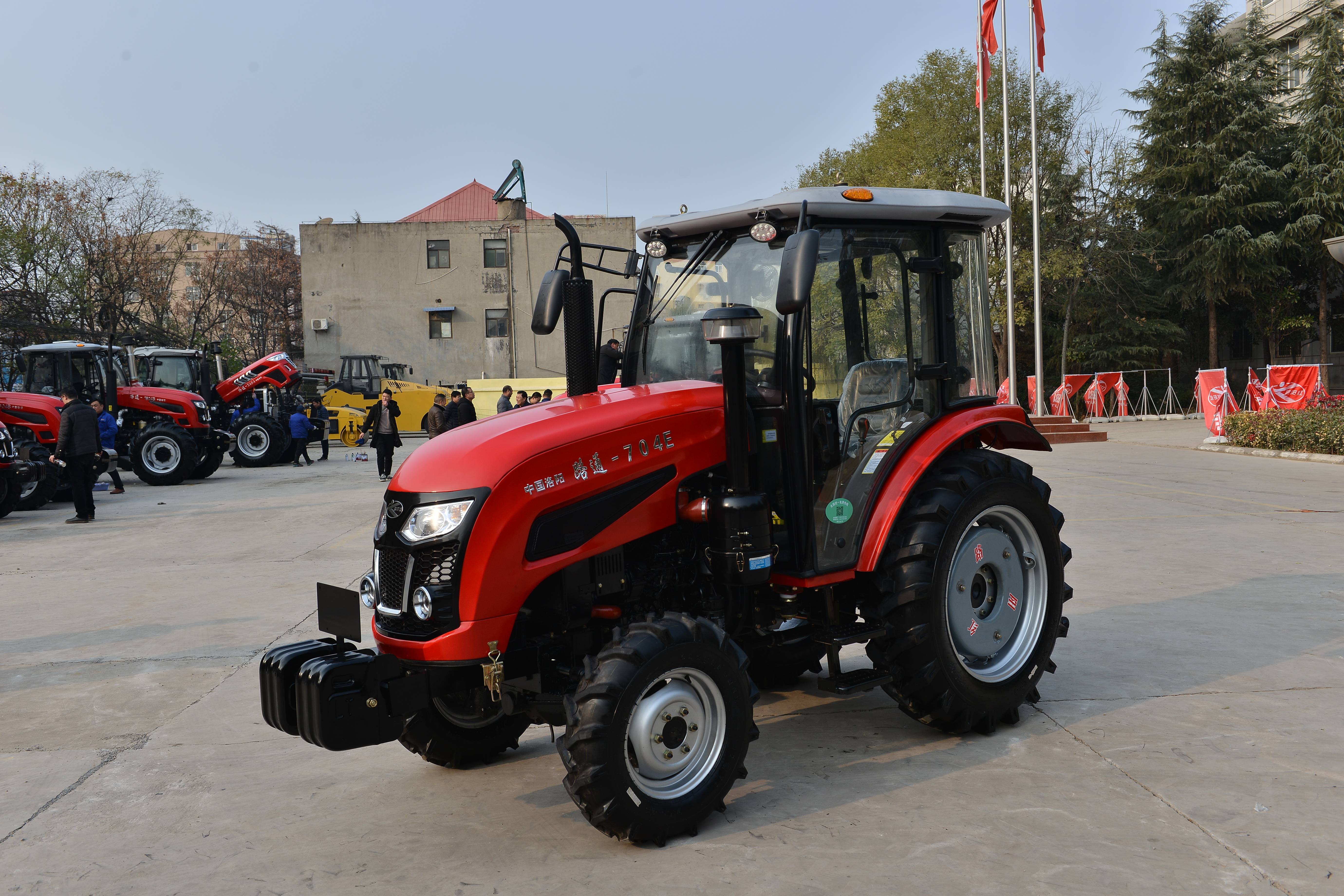 LT704E  70HP 4WD farm tractor