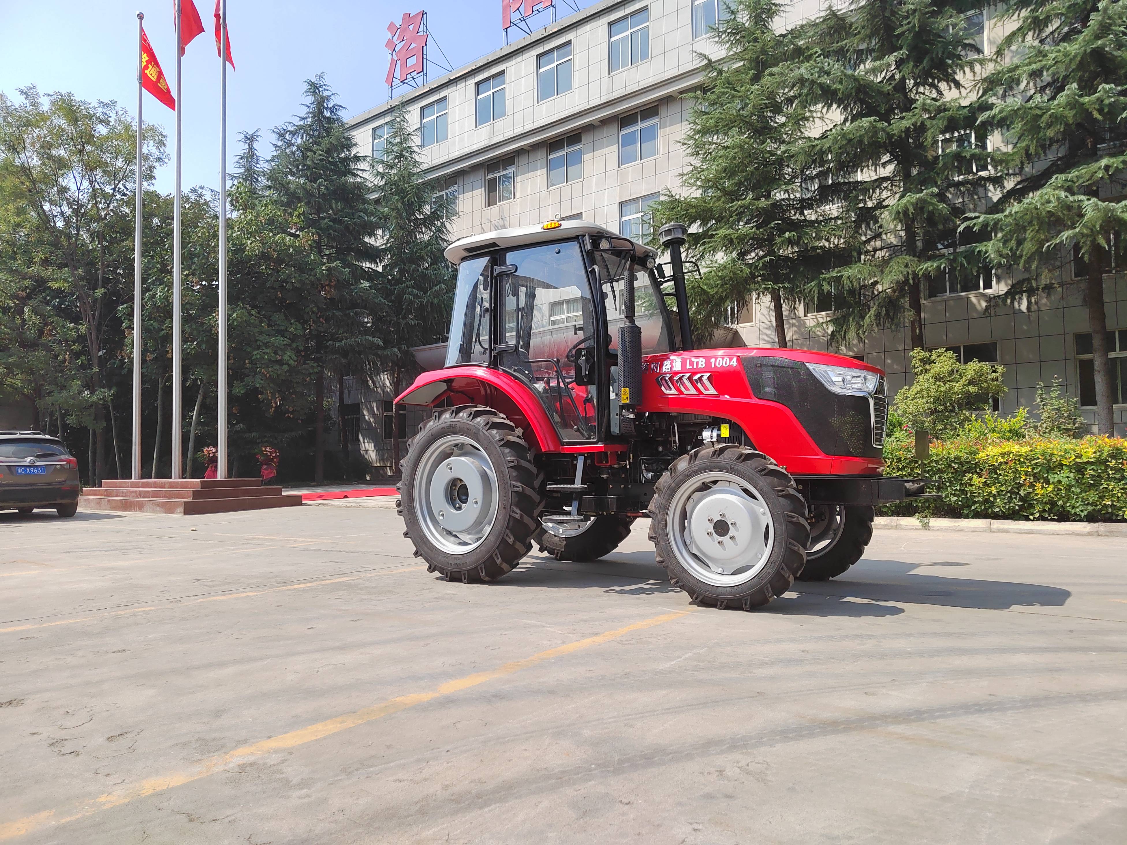 LTB1004  100HP farm tractor