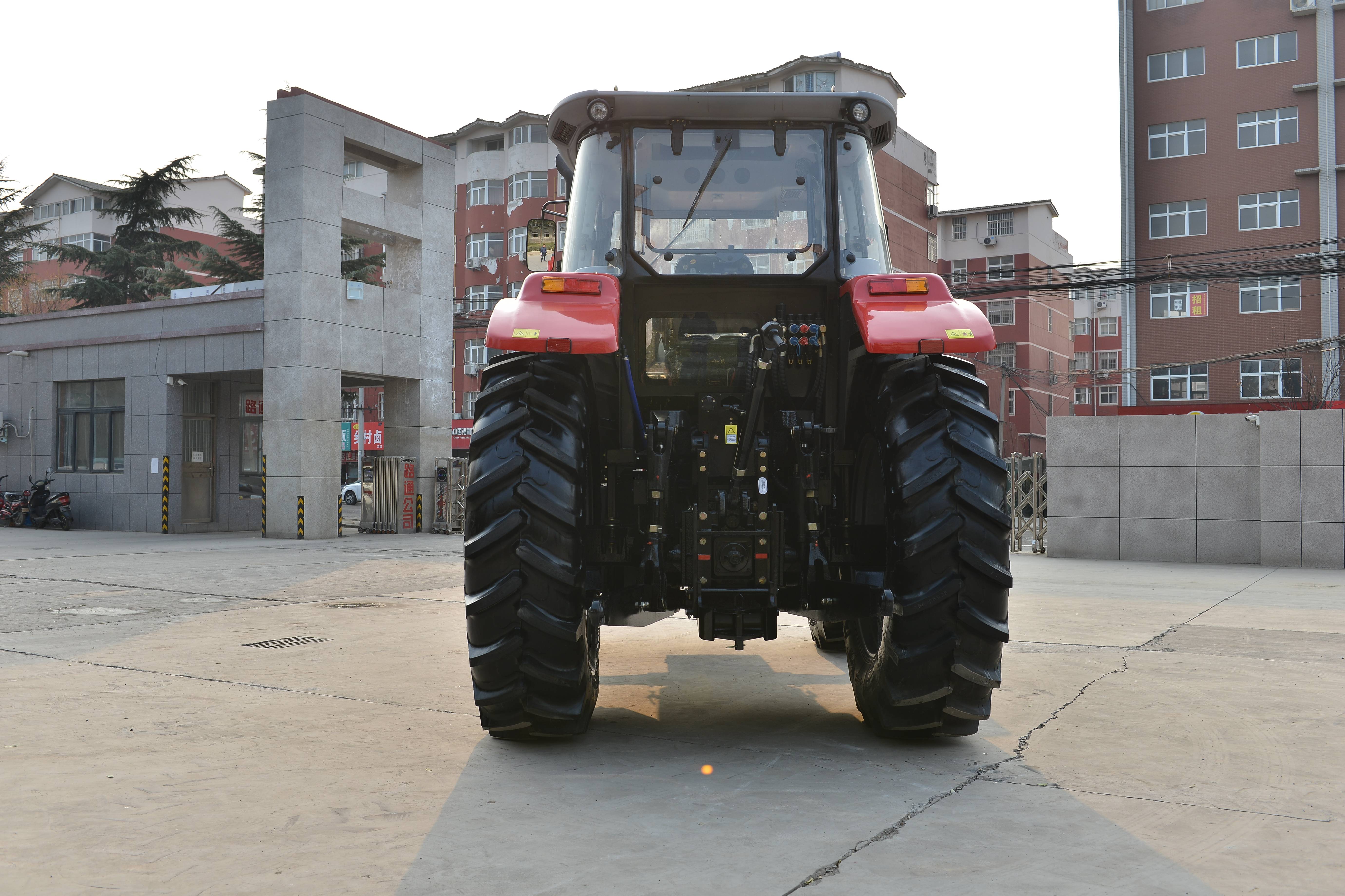 LTX2004  200HP farm tractor