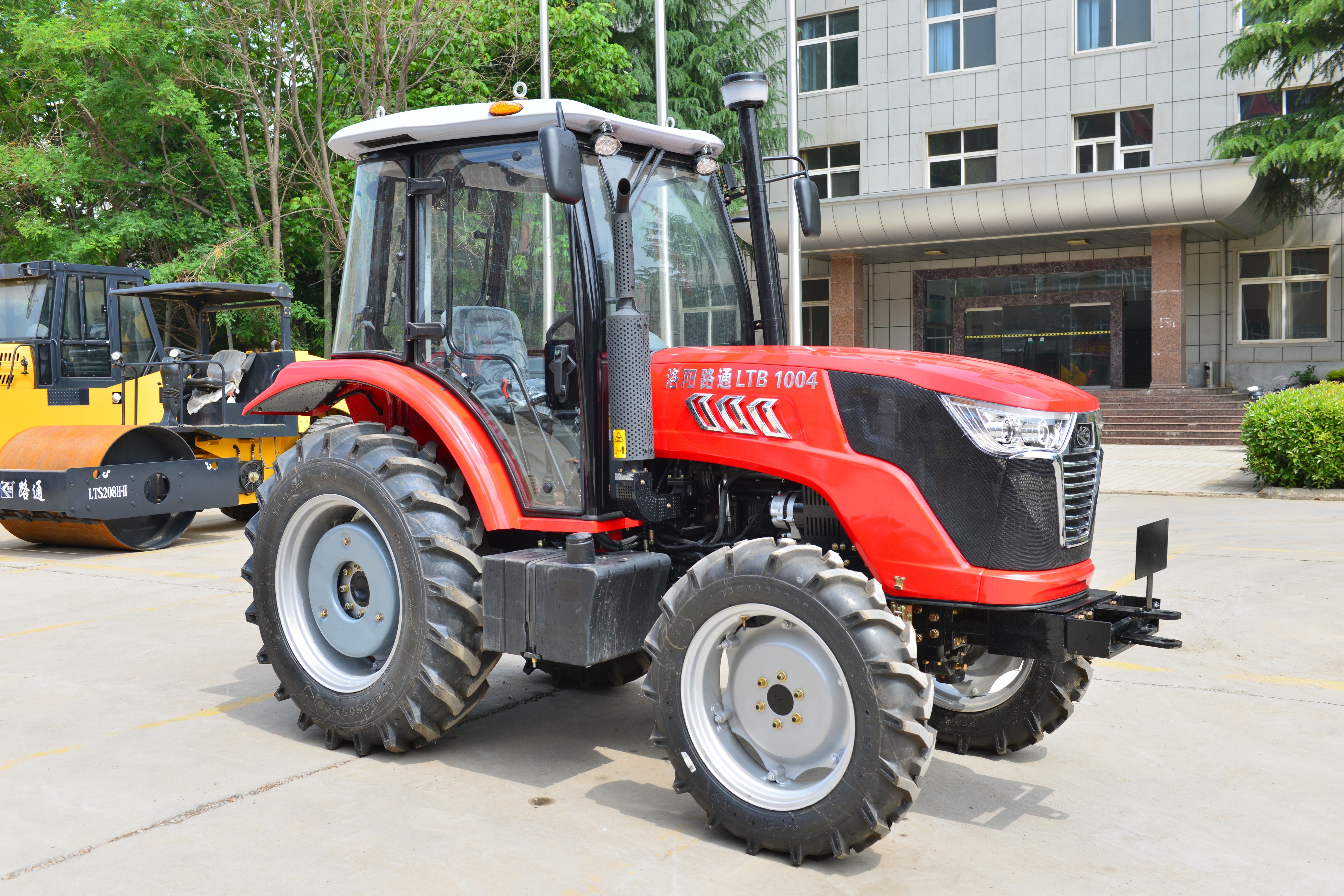 LTB1004  100HP farm tractor